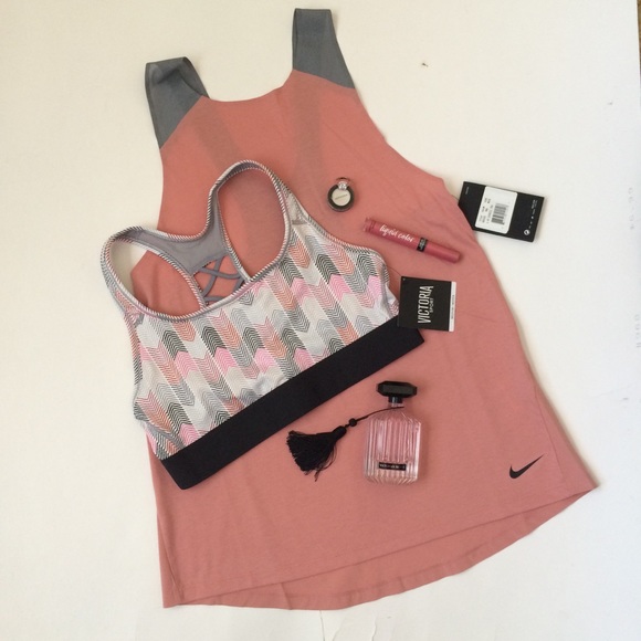 🆕(M) VS Crossback Sports Bra - Picture 1 of 6